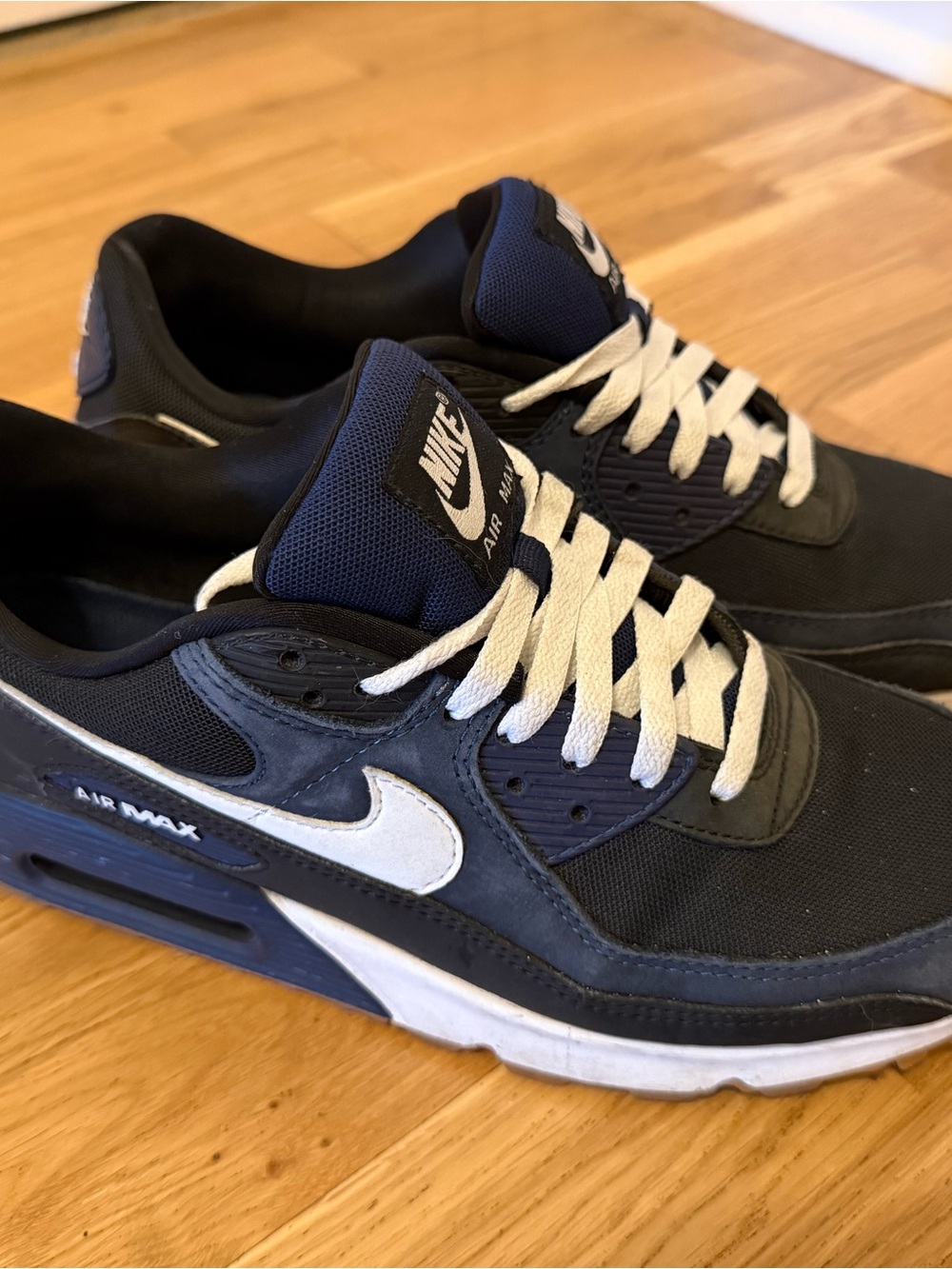 Nike Men’s Navy and White Air Max Sneakers